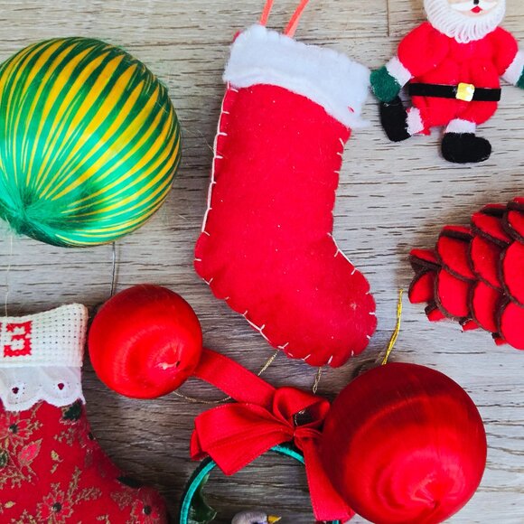 3/$35 🌼 Vintage Red & Green Christmas Ornament Bundle – 8 Pieces - Picture 4 of 4